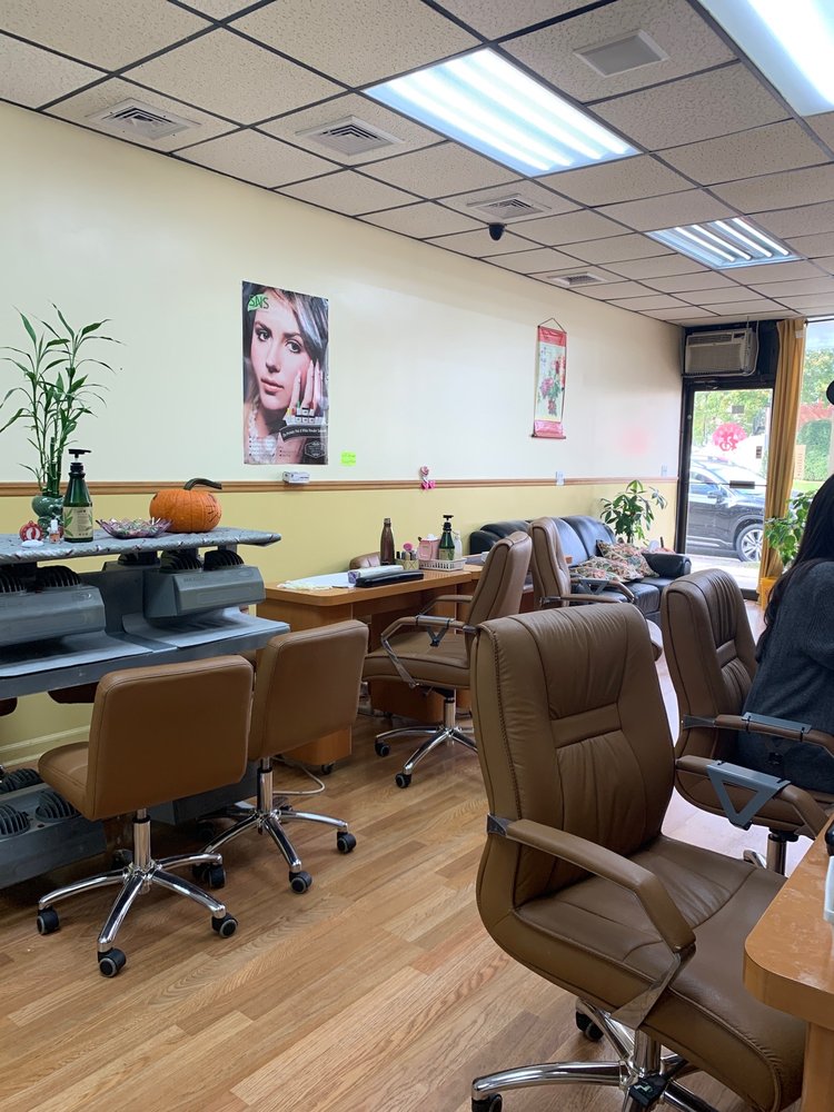 NEW TIPS N TOES NAIL SPA 17 Photos & 13 Reviews 492 Merrick Rd