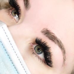 Skin and Beauty by Tanya - Volume lash extensions