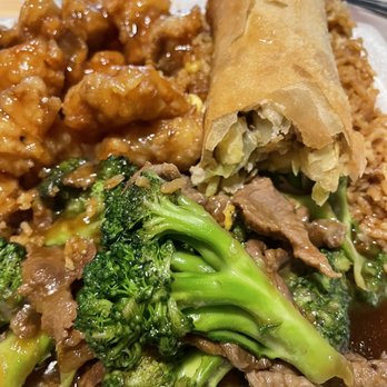 China Gate - Lunch Special #3: Orange Chicken, Beef Broccoli, Fried Rice. Side of Combination Egg Roll. - Chinese Near Me - Los Angeles, California
