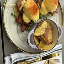 Eggs Benedict