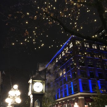 Gastown - Time to admire the steam clock - Landmarks & Historical Buildings Near Me - Vancouver, British Columbia