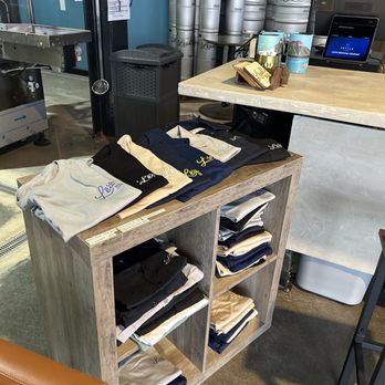 Leahi Brewing Company - Brewpubs Near Me - Honolulu, Hawaii Leahi Brewing Company - Brewpubs Near Me - Honolulu, Hawaii
