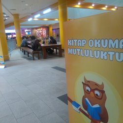 Kitap Arası - Now they have a bench for serial readers