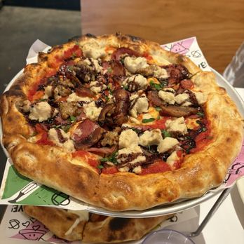 Pitfire Pizza - SAUSAGE PARTY (vegan cheese) - Pizza Near Me - Woodland Hills, California