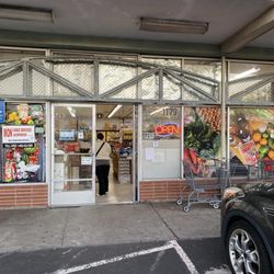 Economy Market - Entrance