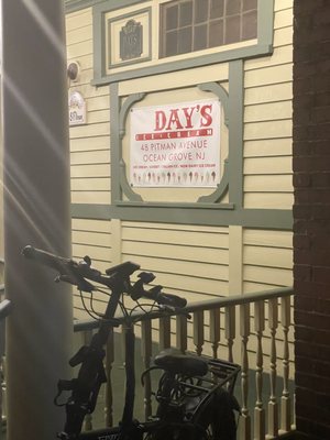 Days Ice Cream by null