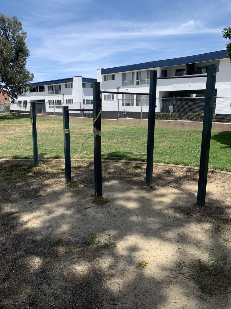 VICTOR PARK Updated May 2024 28 Photos & 21 Reviews 4715 Emerald