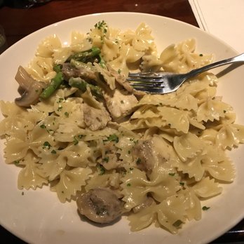 Bahama Breeze - Bars Near Me - Newark, Delaware