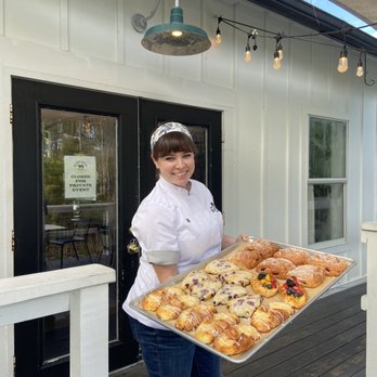 Black Bear Bread - The chef with many delicious baked goods! - Breakfast & Brunch Near Me - Grayton Beach, Florida Black Bear Bread - The chef with many delicious baked goods! - Breakfast & Brunch Near Me - Grayton Beach, Florida