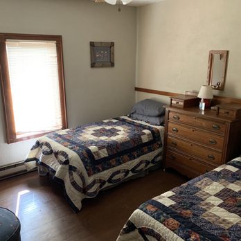 Johnson’s W W Hunts - Lodge bedrooms. - Bed & Breakfast Near Me - Gregory, South Dakota