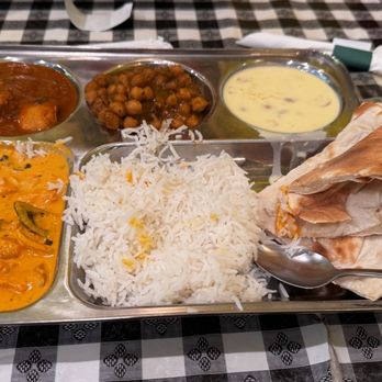 Fresh Mint - A wonderfully rich non-vegetarian, lunch plate. The flavors are immense and intense. - Indian Near Me - Morgantown, West Virginia Fresh Mint - A wonderfully rich non-vegetarian, lunch plate. The flavors are immense and intense. - Indian Near Me - Morgantown, West Virginia