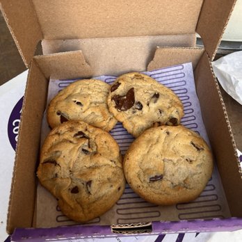 Insomnia Cookies - Chocolate Chunk - Desserts Near Me - Riverside, California