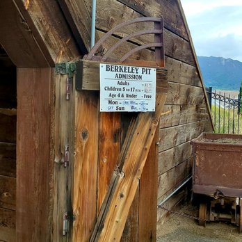 The Berkeley Pit Visitor Center - Visitor Centers Near Me - Butte, Montana