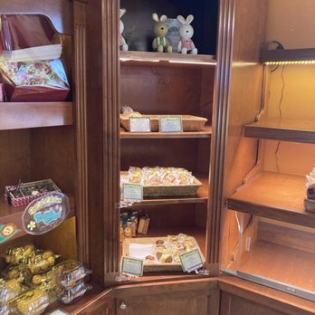 Breeze Bakery Cafe - Bakeries Near Me - Annandale, Virginia
