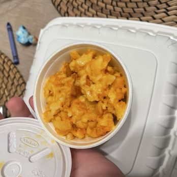 Dean's chicken and seafood - side of mac and cheese - Seafood Near Me - Doylestown, Pennsylvania