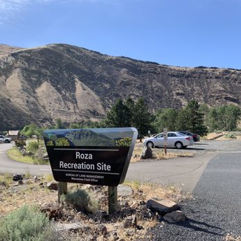Roza Recreational Site - Main entrance and sign visible from the highway. - Parks Near Me - Yakima, Washington Roza Recreational Site - Main entrance and sign visible from the highway. - Parks Near Me - Yakima, Washington