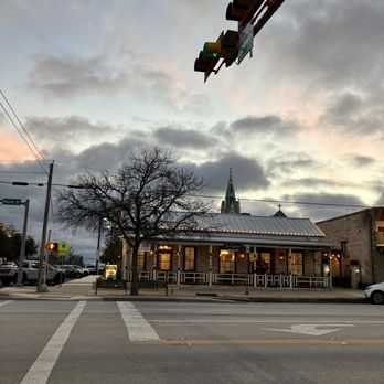 Altdorf Biergarten - an intersection with a stoplight - German Near Me - Fredericksburg, Texas Altdorf Biergarten - an intersection with a stoplight - German Near Me - Fredericksburg, Texas
