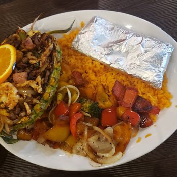 Casa Mariachi - a plate of mexican food - Seafood Near Me - Garden City, Kansas