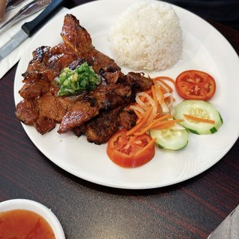 Pho Van - Grilled pork chop with broken rice - Vietnamese Near Me - Charlotte, North Carolina Pho Van - Grilled pork chop with broken rice - Vietnamese Near Me - Charlotte, North Carolina