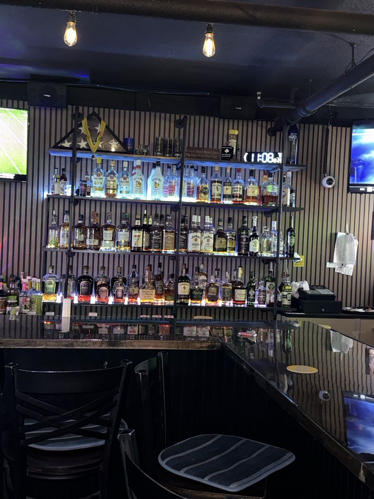 Leavenworth The Dive Logo