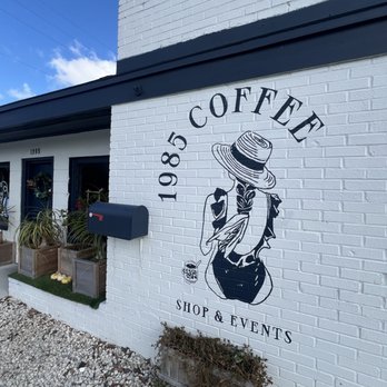1985 Coffee - Pretty entrance - Coffee & Tea Near Me - Atlantic Beach, Florida