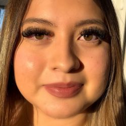 Doll eye lash extensions