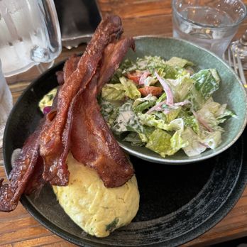 Azotea - Champagne omelet with side salad instead of potatoes (and a side of $7 crispy bacon - so worth it!!!) - Wine Bars Near Me - Livermore, California