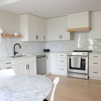 Coordinated Kitchen and Bath - Modern minimalist kitchen renovation - Interior Design Near Me - North Vancouver, British Columbia