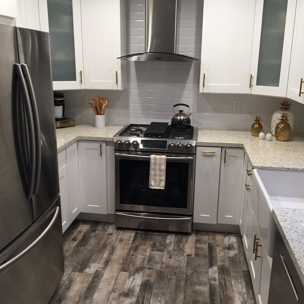 Universal Floor Source - Cool modern kitchen - Flooring Near Me - Torrance, California Universal Floor Source - Cool modern kitchen - Flooring Near Me - Torrance, California