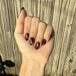 Cat eye almond shape nails