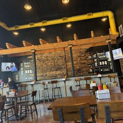 Slyderz Bar & Grill - Inside