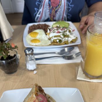 Bubu's Restaurant - Chillaqulles - Mexican Near Me - Long Beach, California