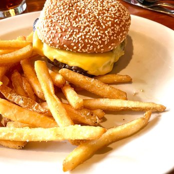 Old Ebbitt Grill - OEG Classic Burger - Bars Near Me - Washington, DC, District of Columbia
