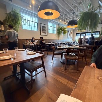 Manhattan Beach Post - Inside seating - New American Near Me - Manhattan Beach, California Manhattan Beach Post - Inside seating - New American Near Me - Manhattan Beach, California