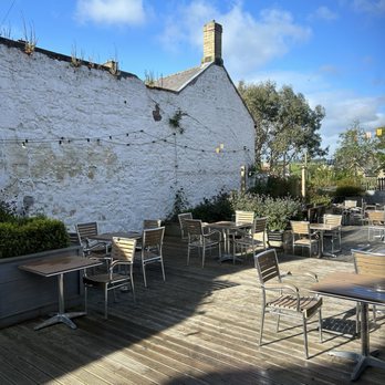 Schooner Hotel - Beer garden - Hotels Near Me - Alnwick, NBL