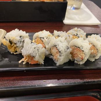 Nagomi - California Roll and Spicy Crab Roll - Sushi Bars Near Me - Glenside, Pennsylvania