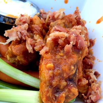 BrewWings - Maple syrup & bacon wings - Chicken Wings Near Me BrewWings - Maple syrup & bacon wings - Chicken Wings Near Me