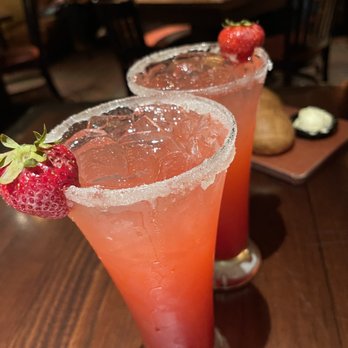 LongHorn Steakhouse - Strawberry margarita long pour - Steakhouses Near Me - Altamonte Springs, Florida