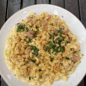 Whitetooth Mountain Bistro - Mac and cheese - Breakfast & Brunch Near Me - Golden, British Columbia