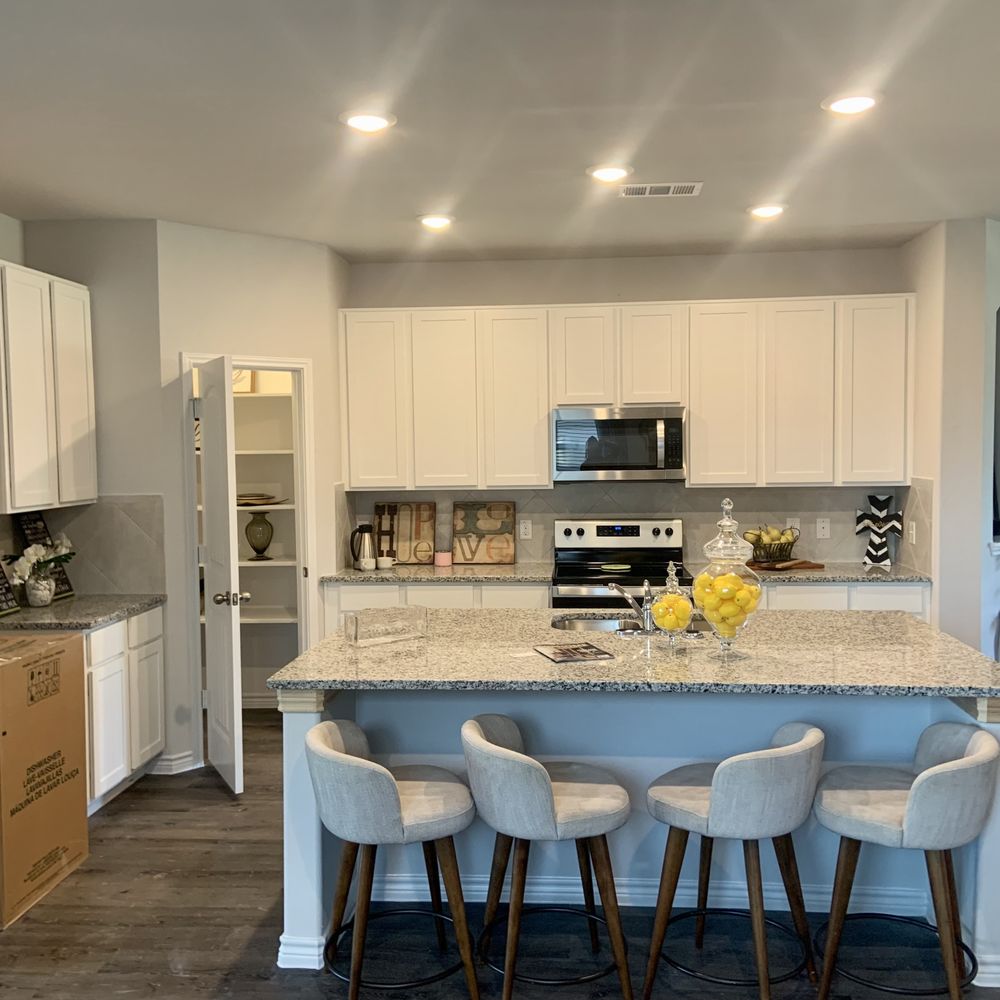 Deran Homestyling and Staging - Home Staging Near Me - Mansfield, Texas