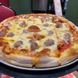 Davenport's Pizza Palace - Pizza for One Lunch Special with Pepperoni & Sausage