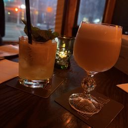 Whiskey sour and palomito