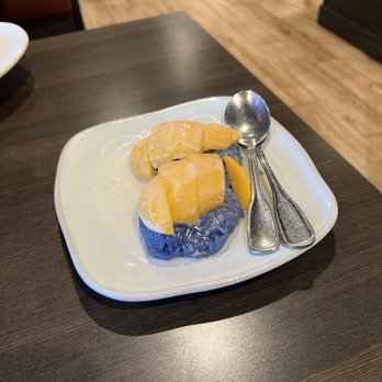 Everyday Thai - Mango sticky rice - Thai Near Me - Springfield, Missouri