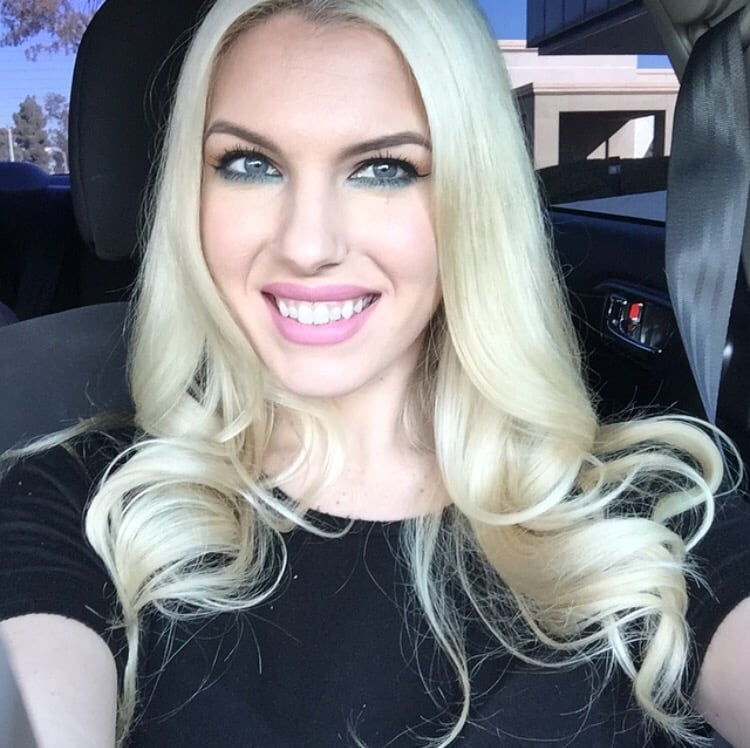 Emma At Twist By Oliver Salon Logo