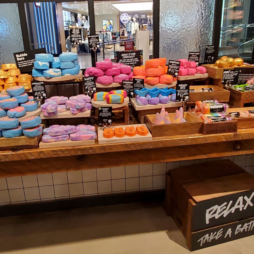 Bellevue Square - Lush in Bellevue Square Mall. I bought a Shampoo, an Exfoliating Bar, and 2 Lip Scrubs. - Shopping Centers Near Me - Bellevue, Washington Bellevue Square - Lush in Bellevue Square Mall. I bought a Shampoo, an Exfoliating Bar, and 2 Lip Scrubs. - Shopping Centers Near Me - Bellevue, Washington