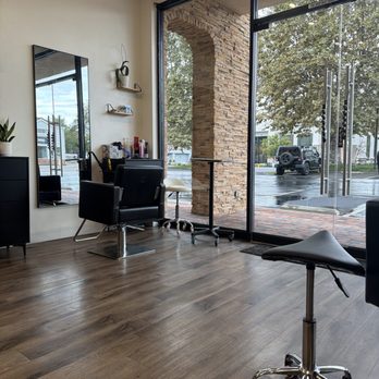 Salon 805 - Hair Extensions Near Me - Thousand Oaks, California Salon 805 - Hair Extensions Near Me - Thousand Oaks, California