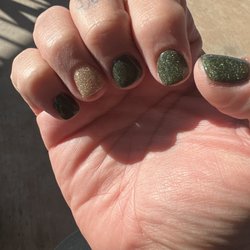 Deluxe Nails and Spa