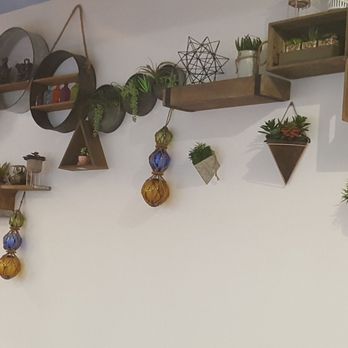 ICICLES - Decor - Ice Cream & Frozen Yogurt Near Me - Albuquerque, New Mexico