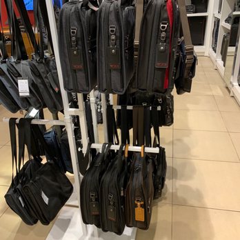 tumi outlet review