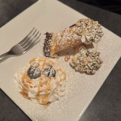 Mangia - Cannoli with pistachio cream
